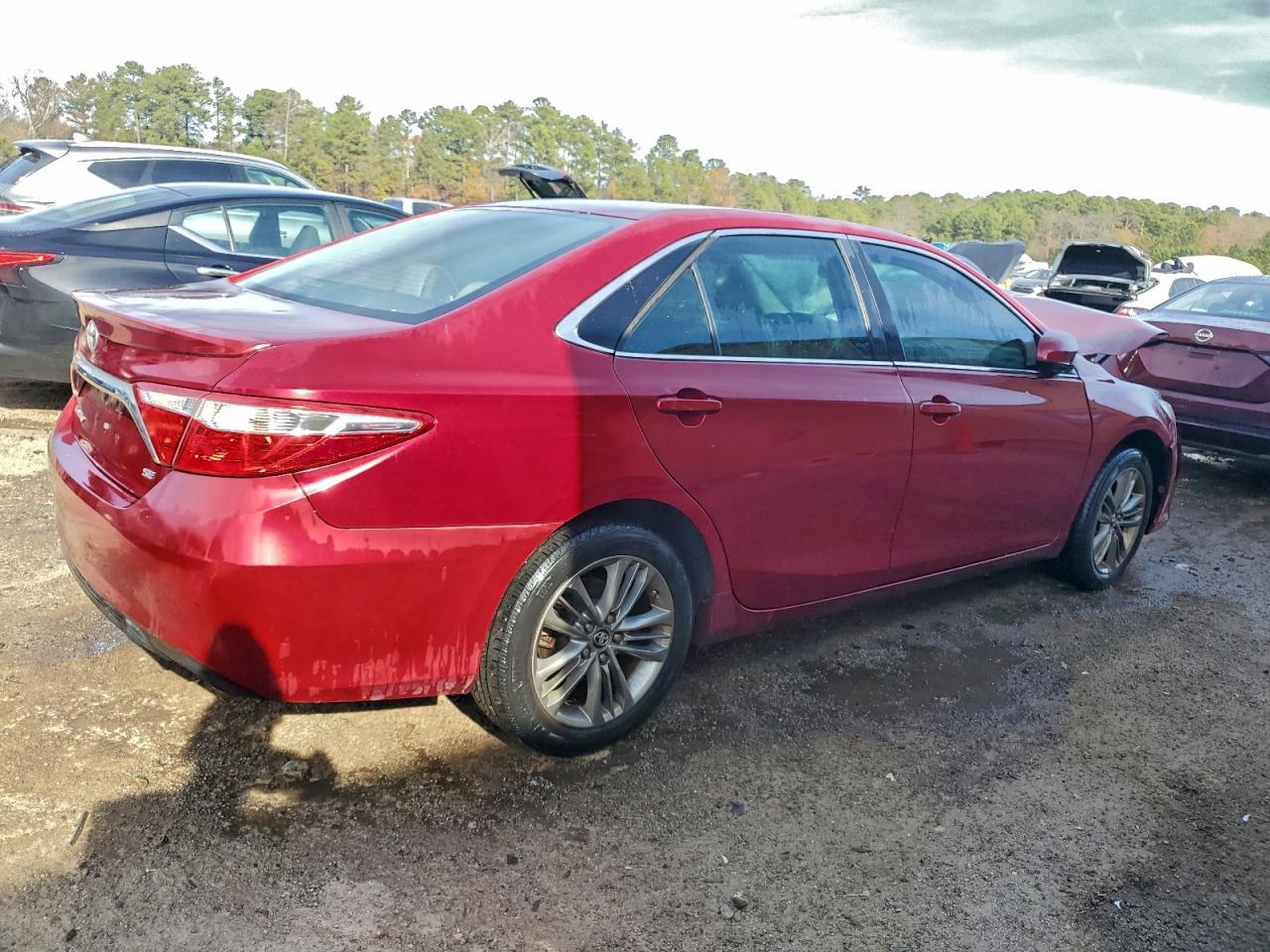 2017 TOYOTA CAMRY LE photo 3