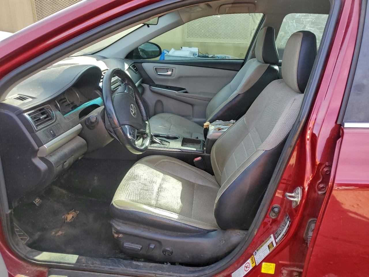 2017 TOYOTA CAMRY LE photo 7