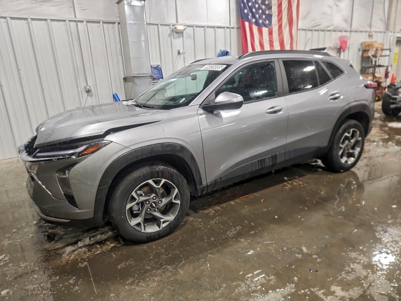 2025 CHEVROLET TRAX 1LT — FRONT END damage — photo 1