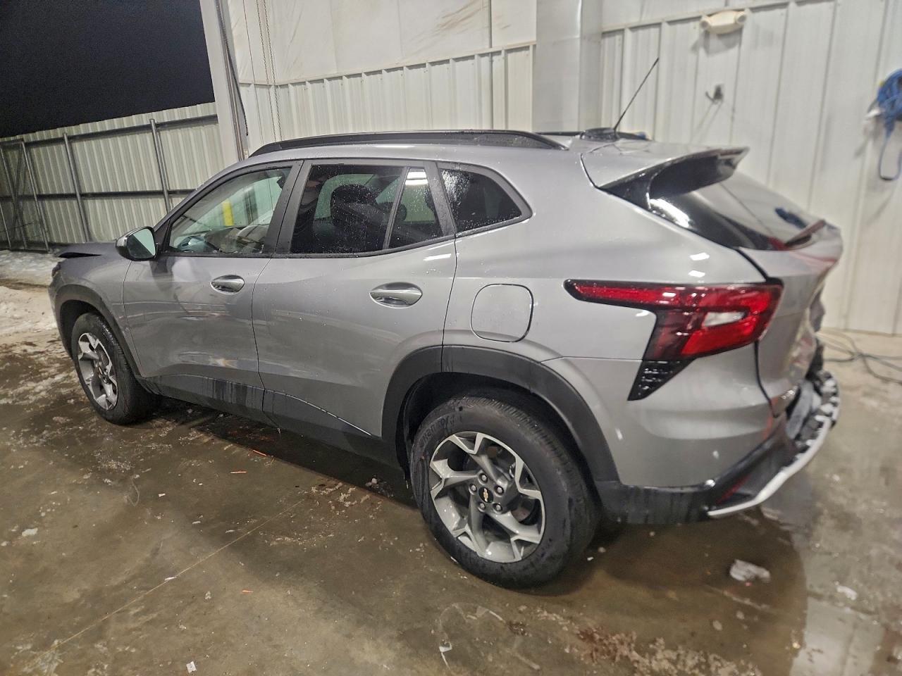 2025 CHEVROLET TRAX 1LT photo 2