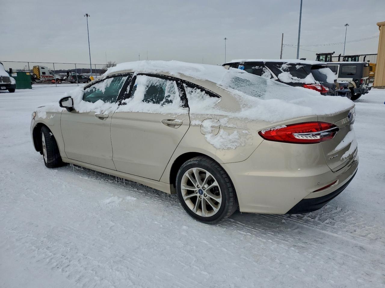 2019 FORD FUSION SE photo 2