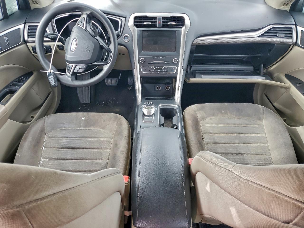 2019 FORD FUSION SE photo 8