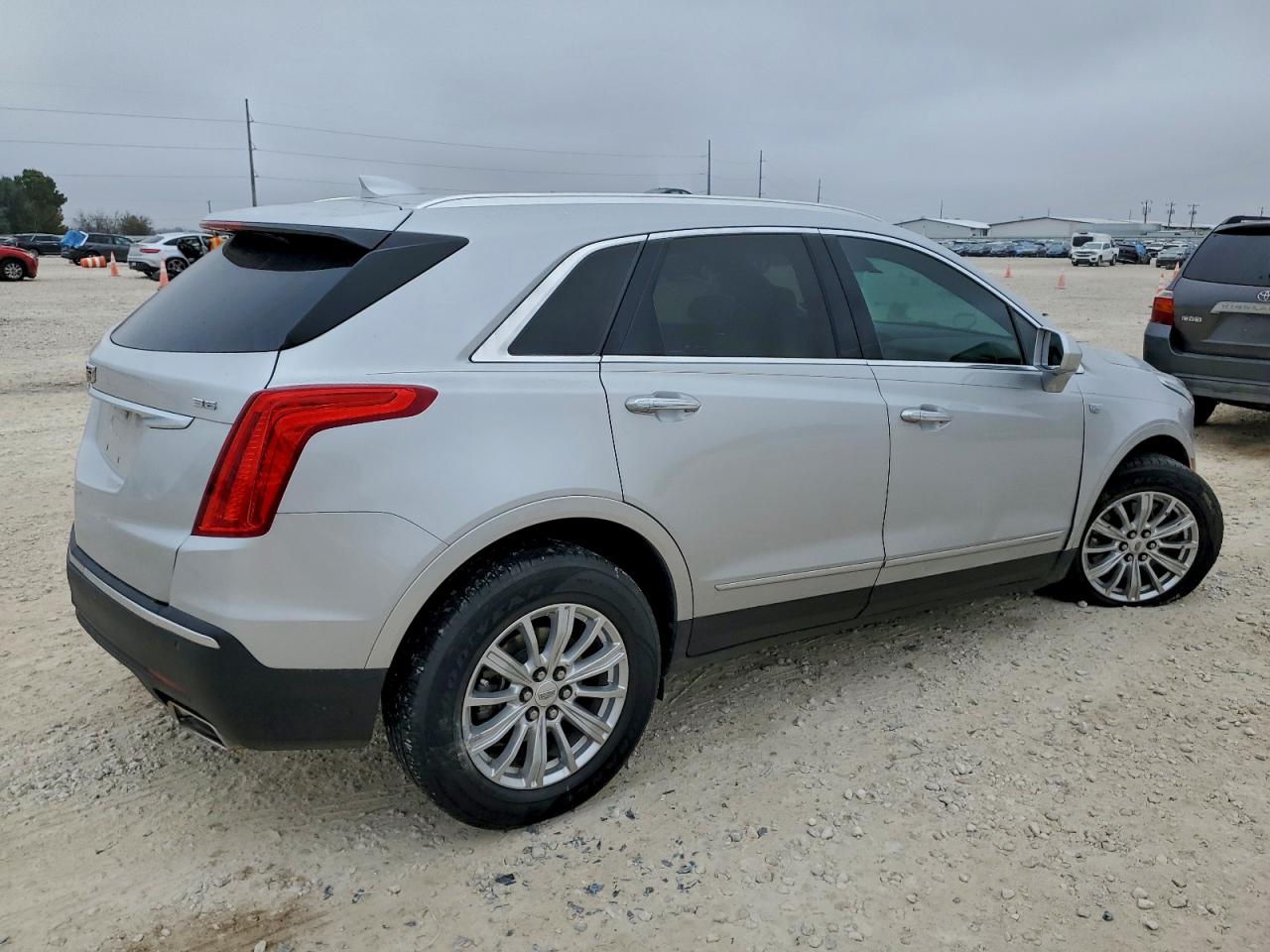 2019 CADILLAC XT5 photo 3