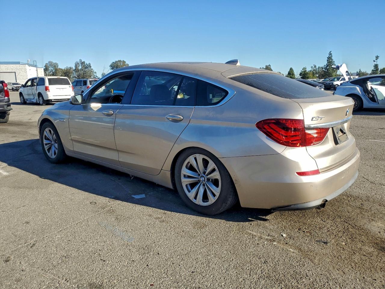2012 BMW 535 IGT photo 2
