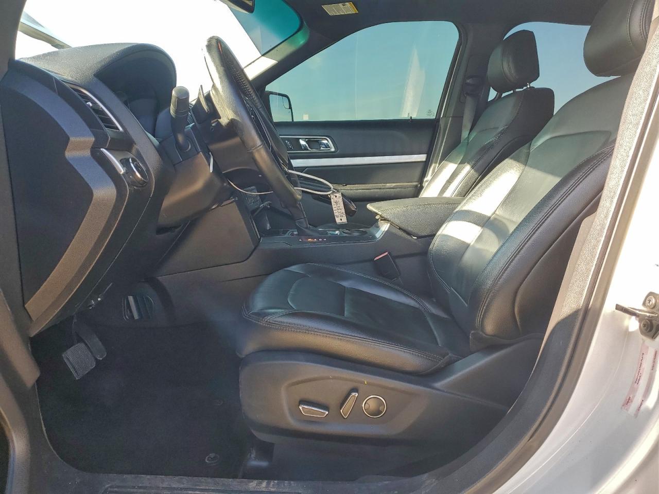 2016 FORD EXPLORER XLT photo 7
