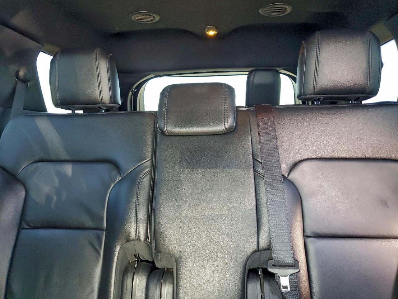 2016 FORD EXPLORER XLT photo 10