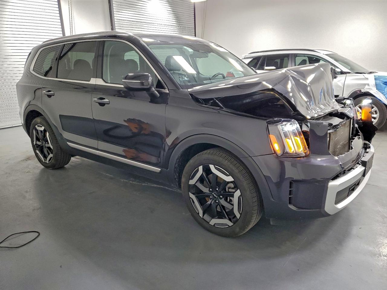 2025 KIA TELLURIDE S photo 4