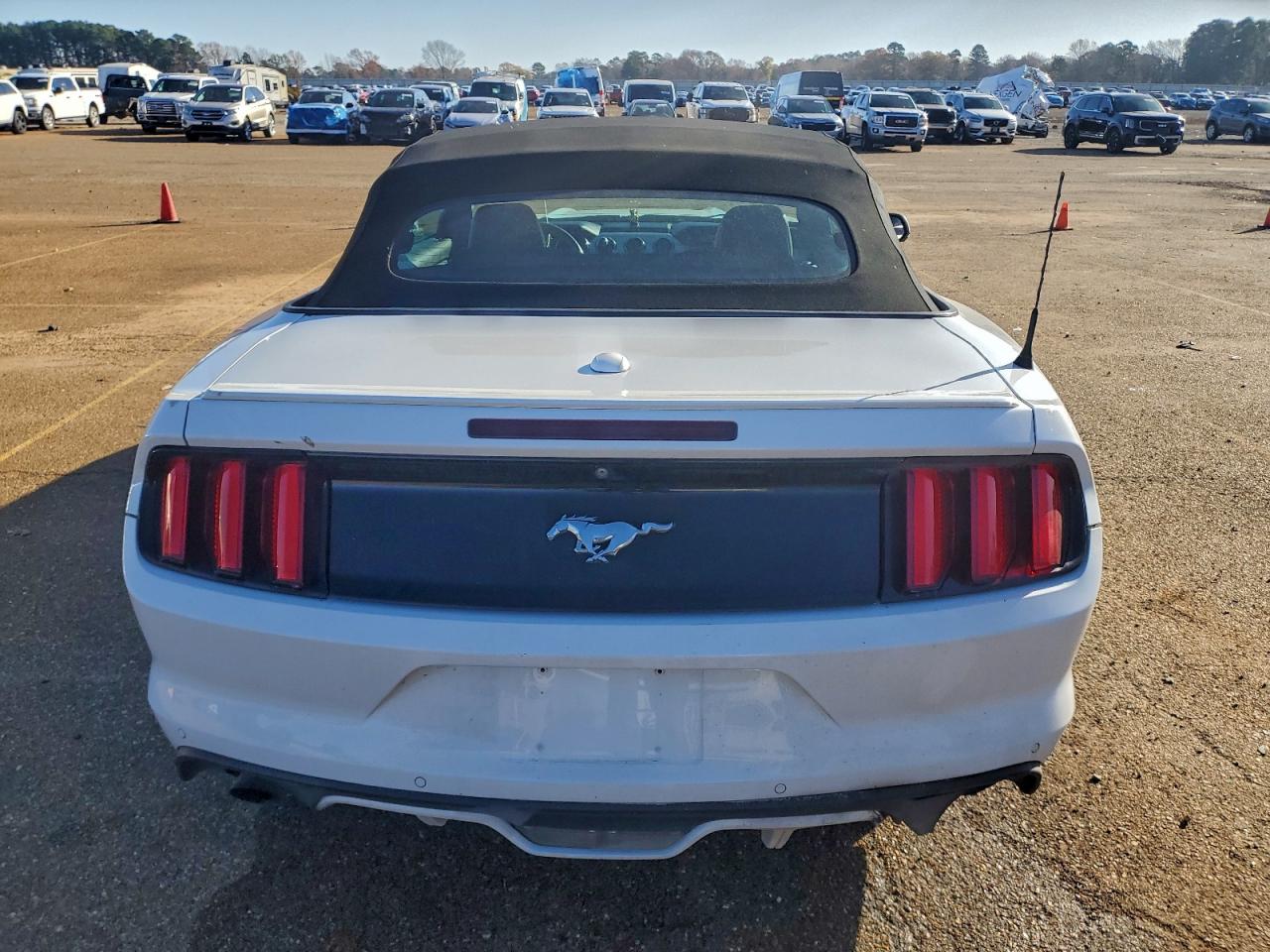 2016 FORD MUSTANG photo 6