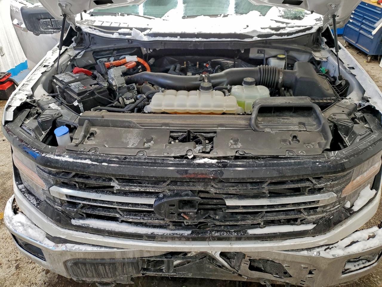 2024 FORD F150 XLT photo 11