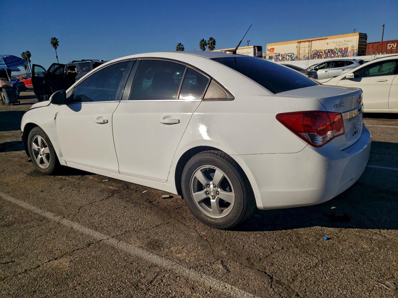 2014 CHEVROLET CRUZE LT photo 2