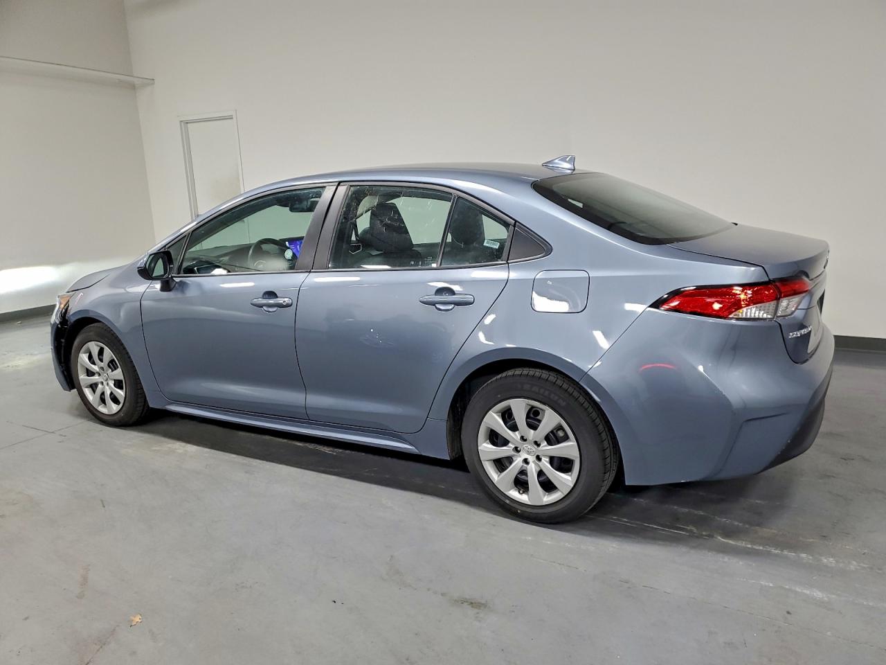 2023 TOYOTA COROLLA LE photo 2