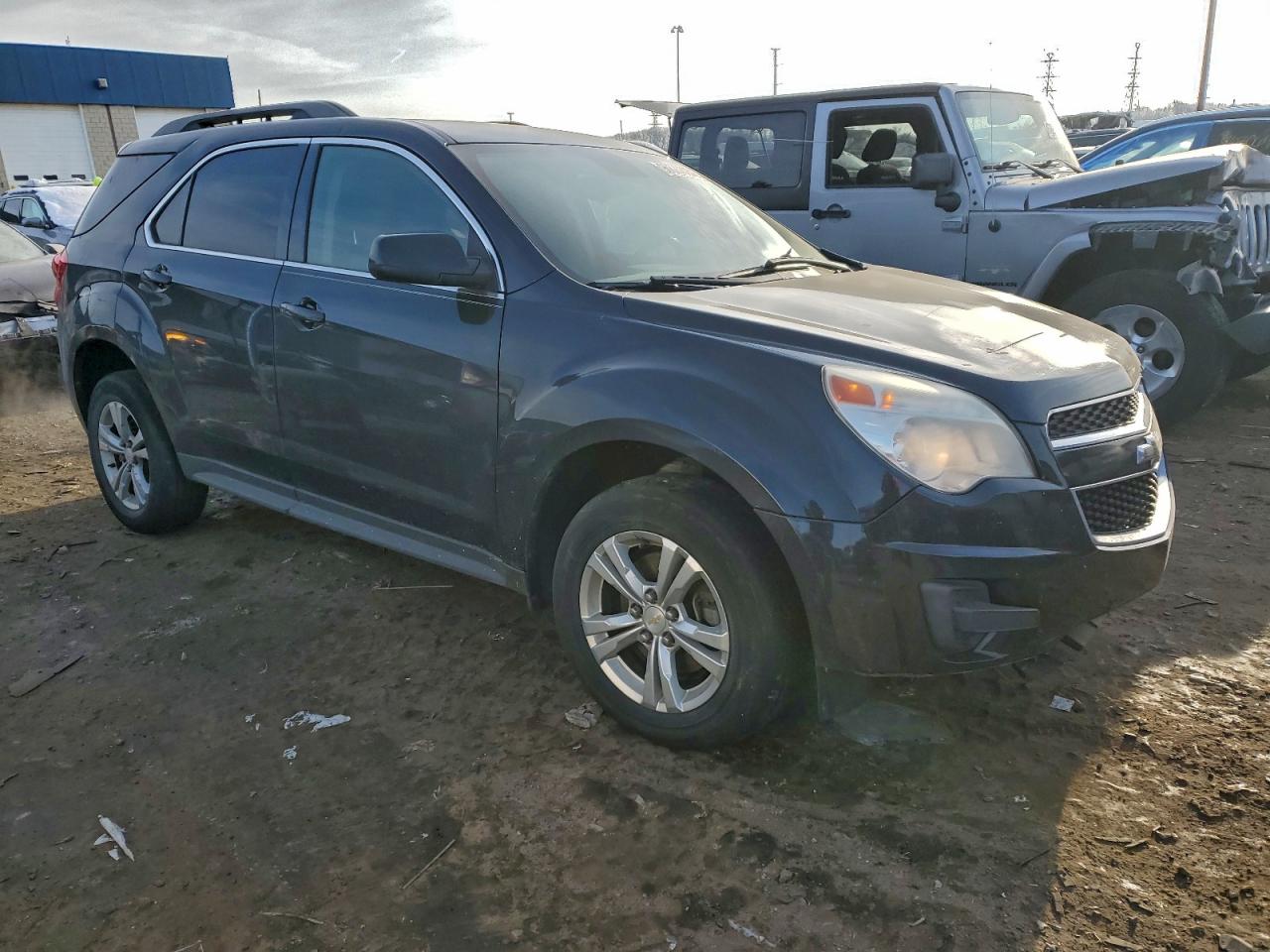 2015 CHEVROLET EQUINOX LT photo 4
