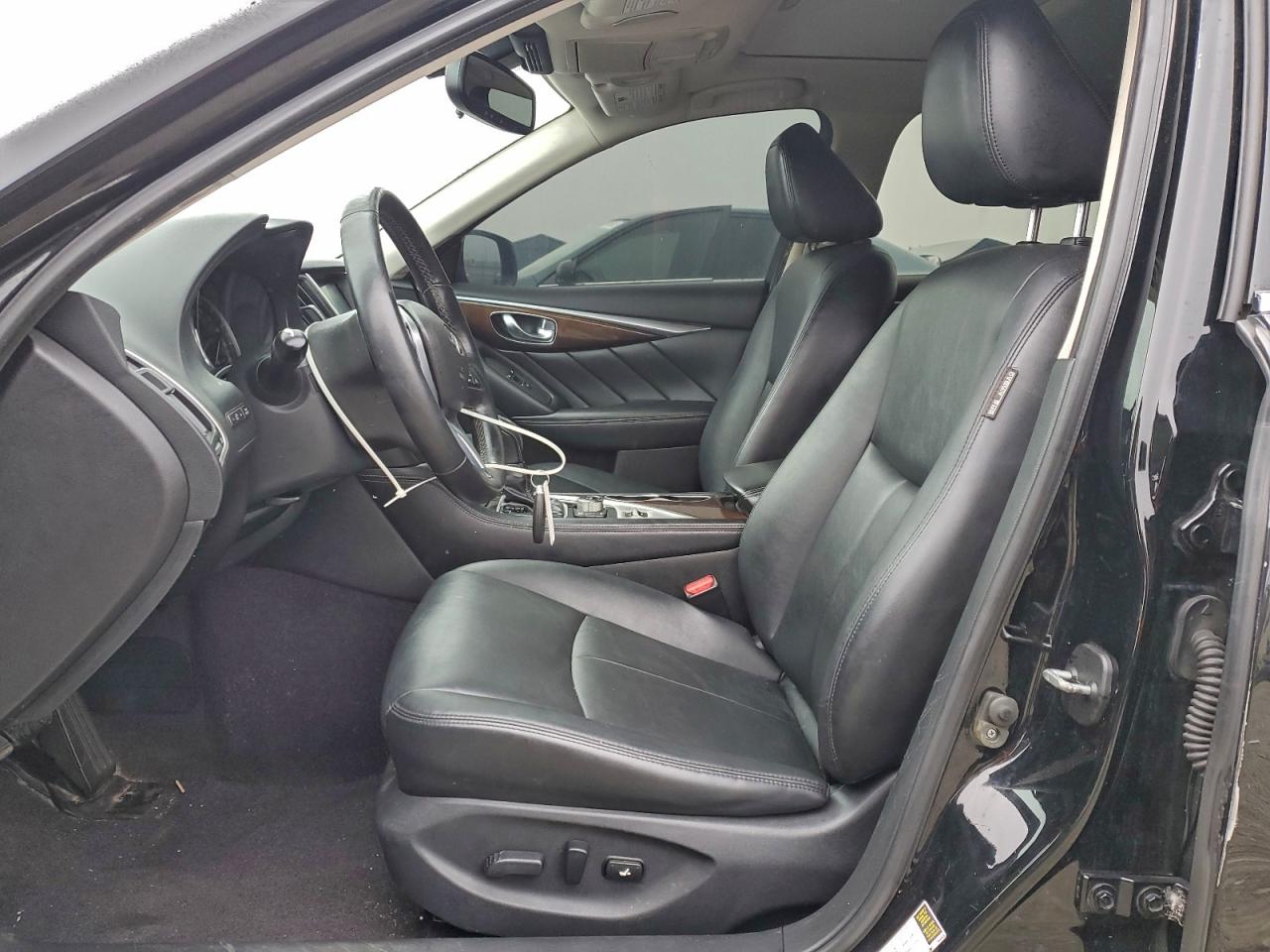 2018 INFINITI Q50 LUXE photo 7