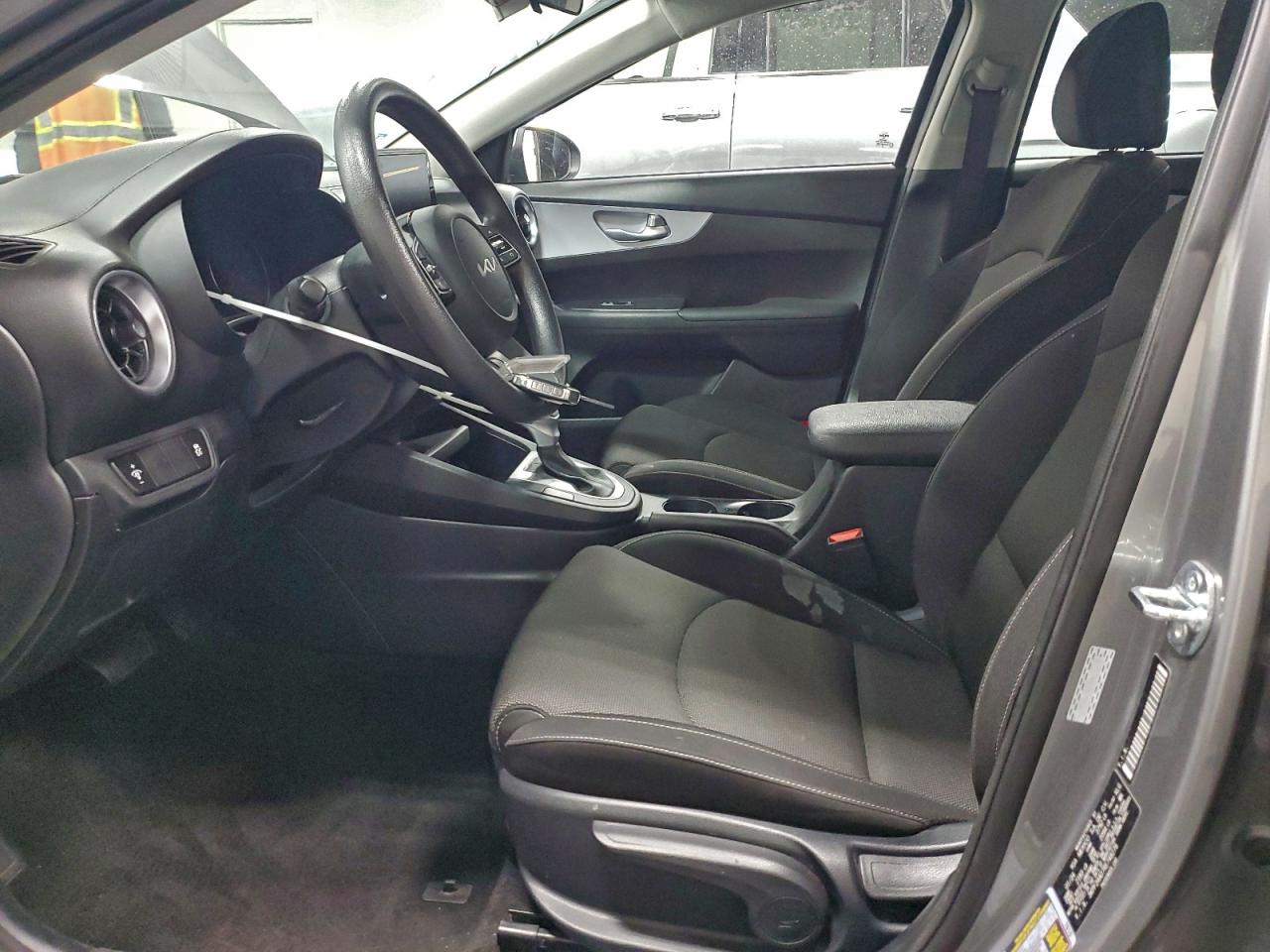 2024 KIA FORTE LX photo 7