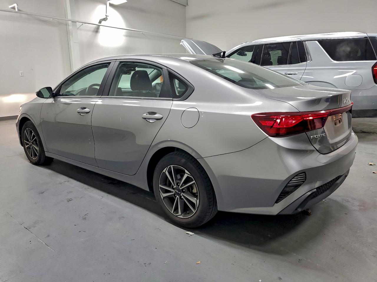 2024 KIA FORTE LX photo 2
