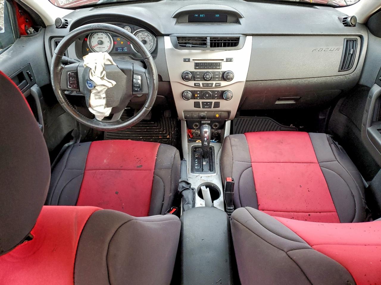2009 FORD FOCUS SE photo 8