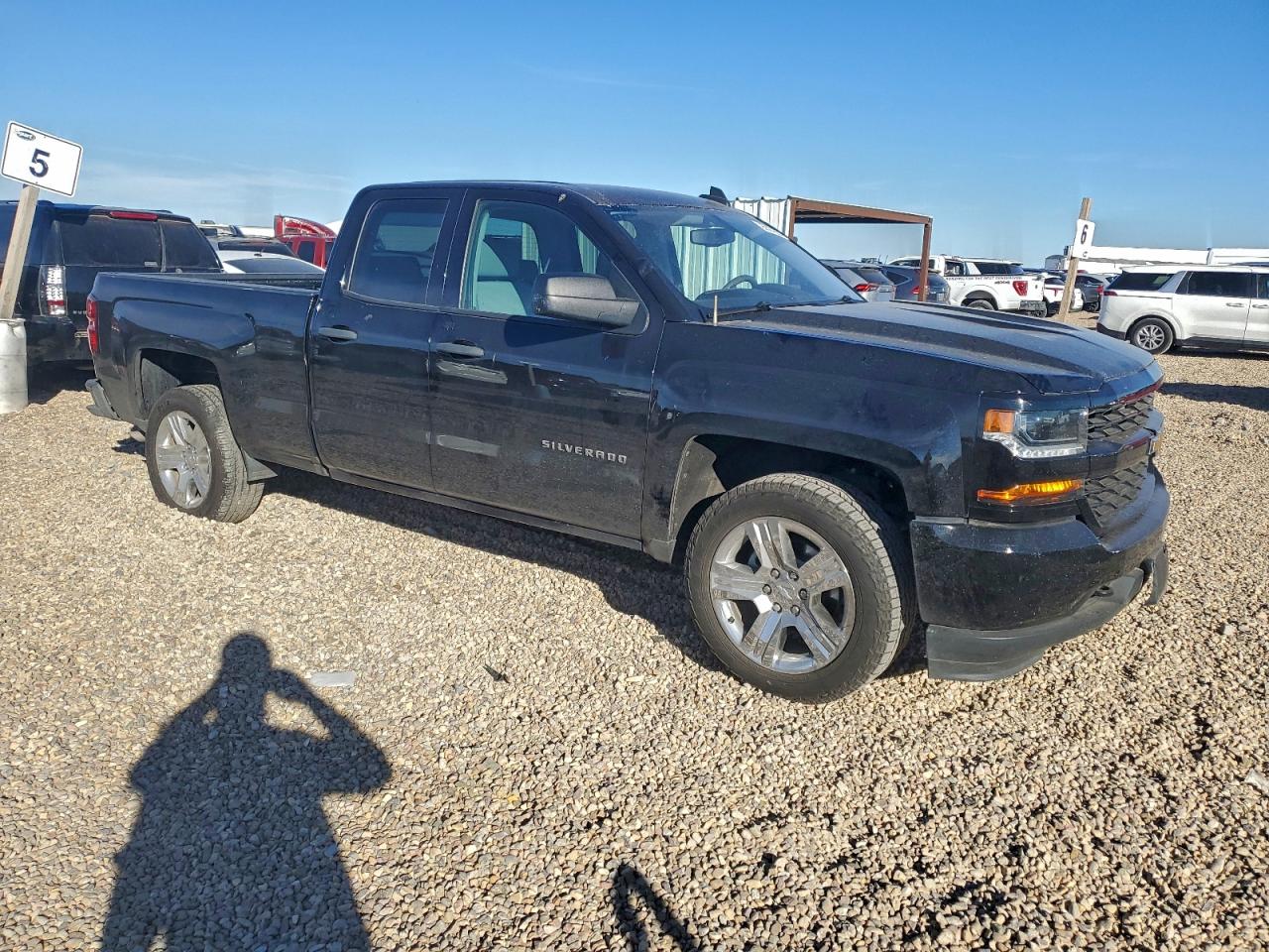 2018 CHEVROLET SILVERADO C1500 CUSTOM photo 4