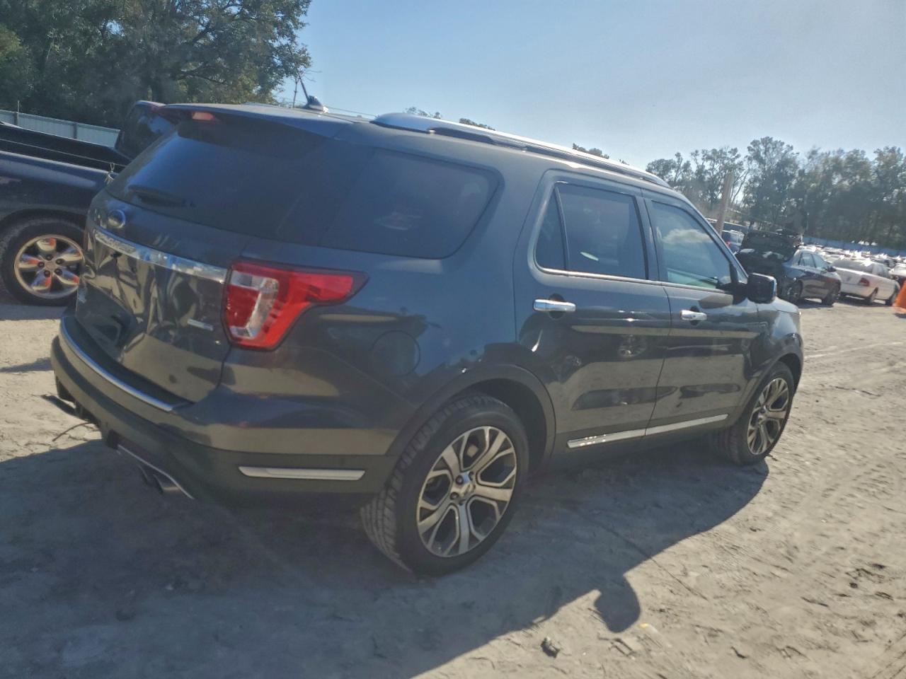 2018 FORD EXPLORER PLATINUM photo 3