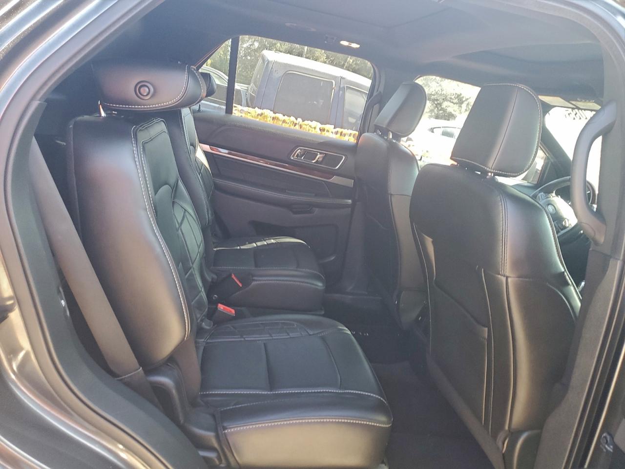 2018 FORD EXPLORER PLATINUM photo 11