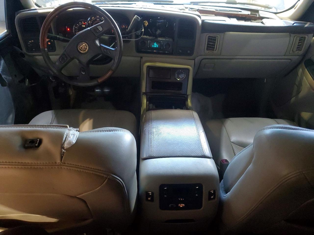 2005 CADILLAC ESCALADE LUXURY photo 8