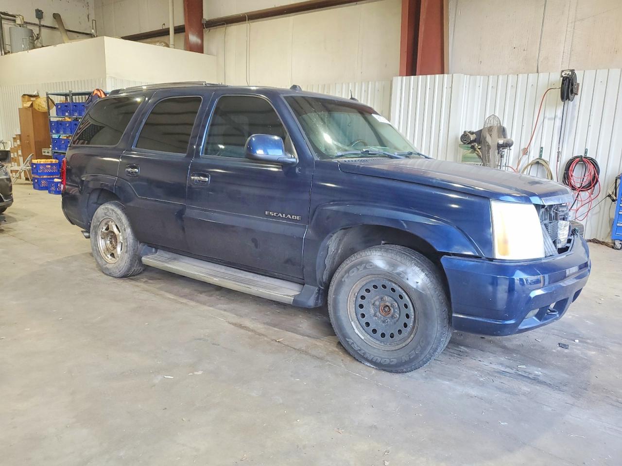 2005 CADILLAC ESCALADE LUXURY photo 4