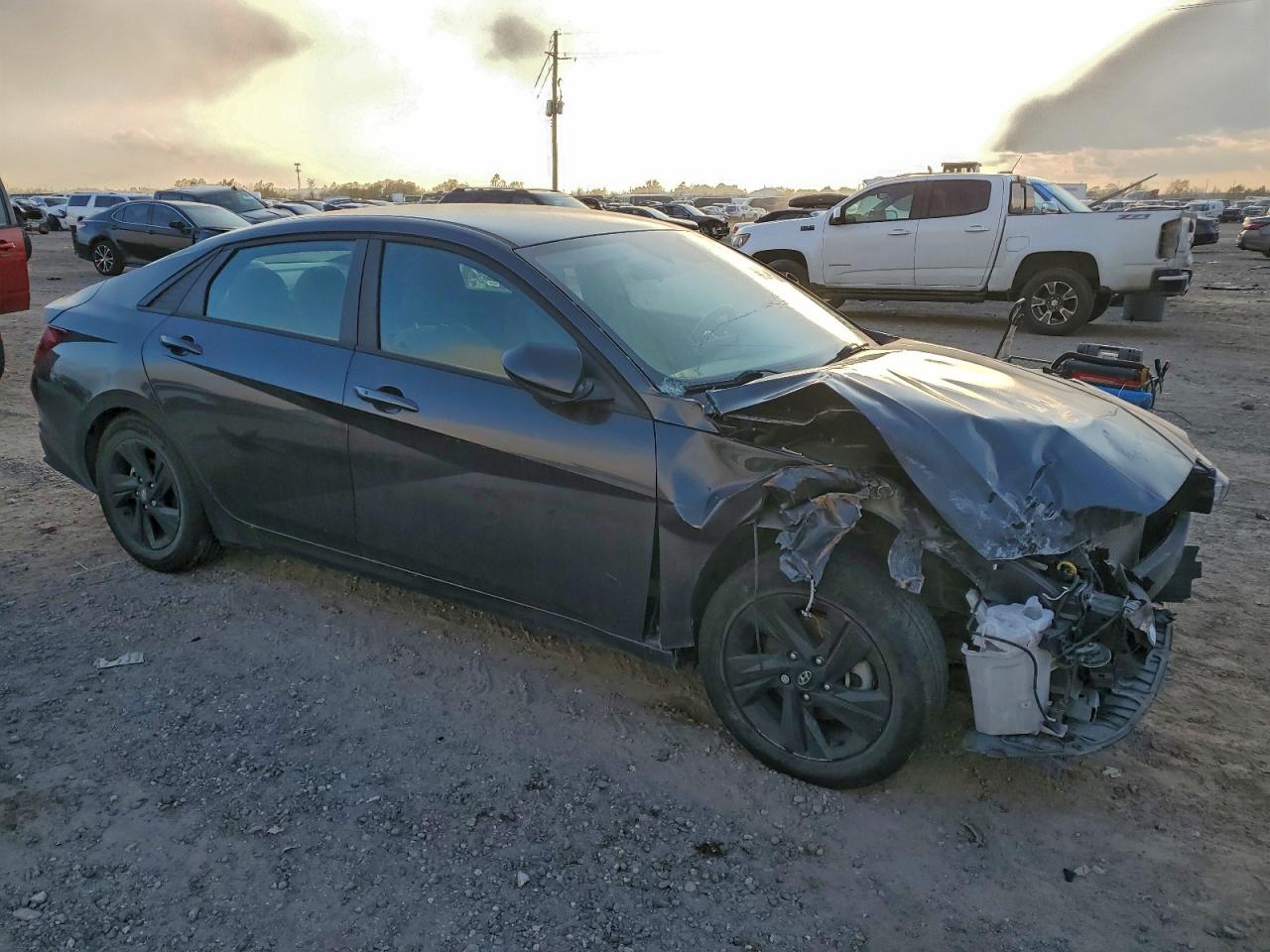2021 HYUNDAI ELANTRA SEL photo 4