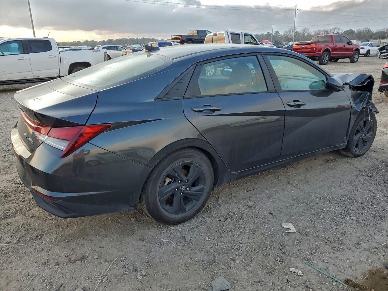 2021 HYUNDAI ELANTRA SEL photo 3