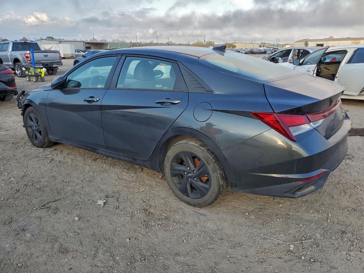 2021 HYUNDAI ELANTRA SEL photo 2
