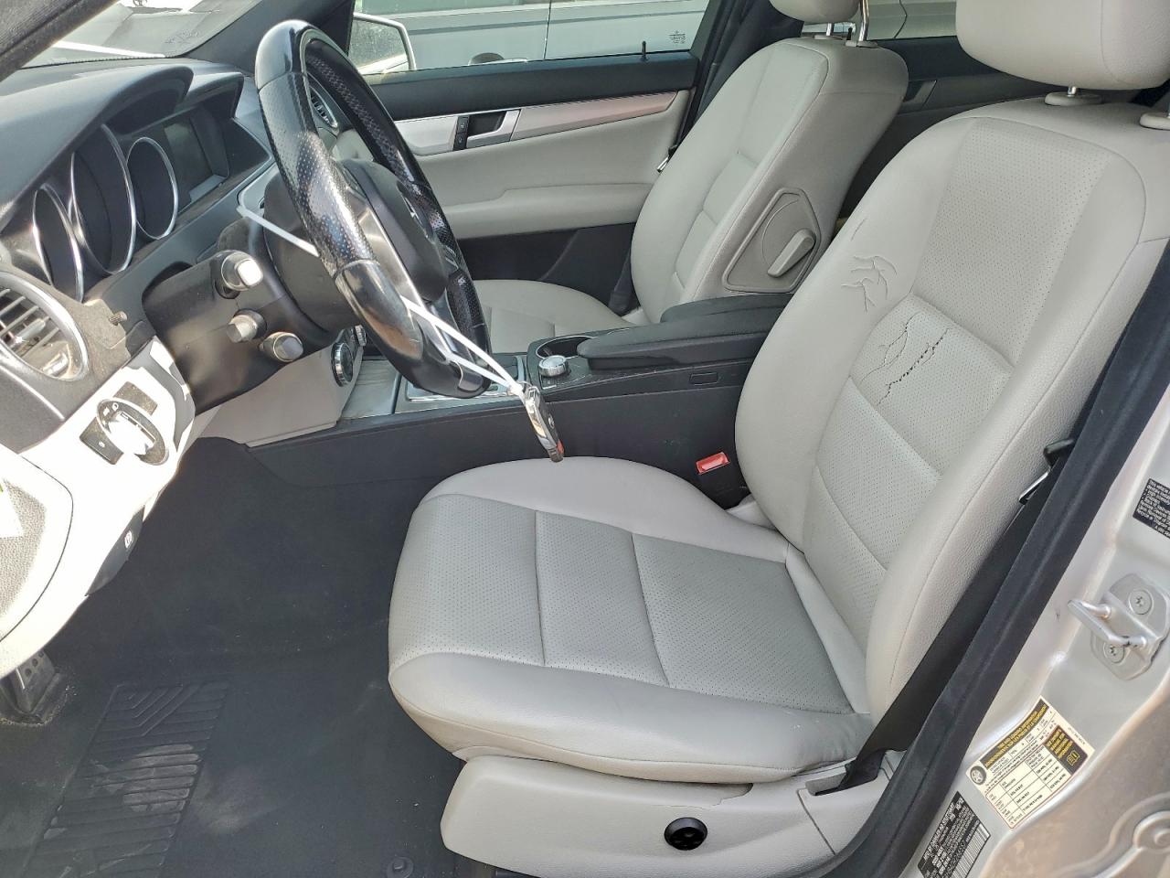 2013 MERCEDES-BENZ C 250 photo 7