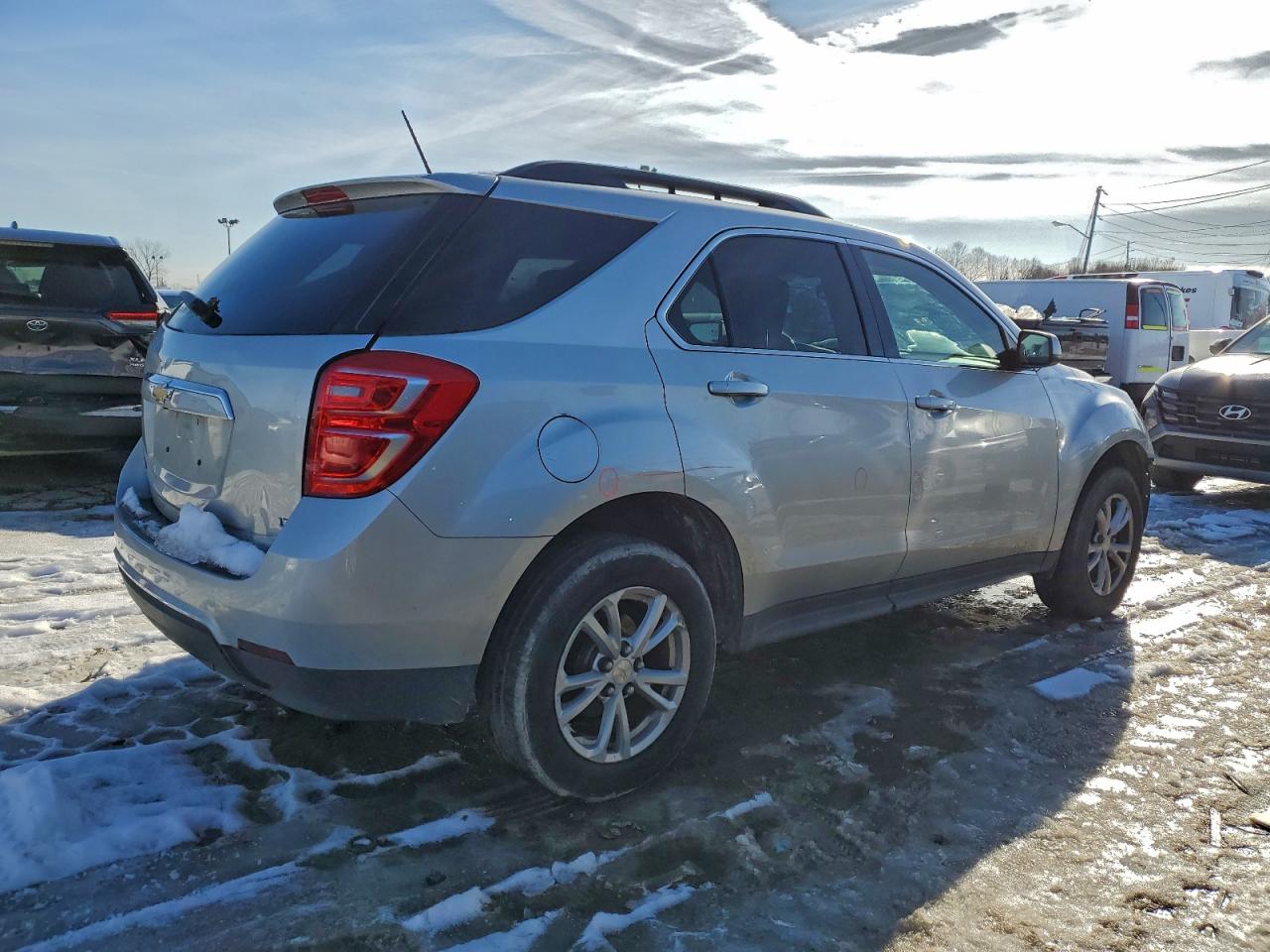 2017 CHEVROLET EQUINOX LT photo 3