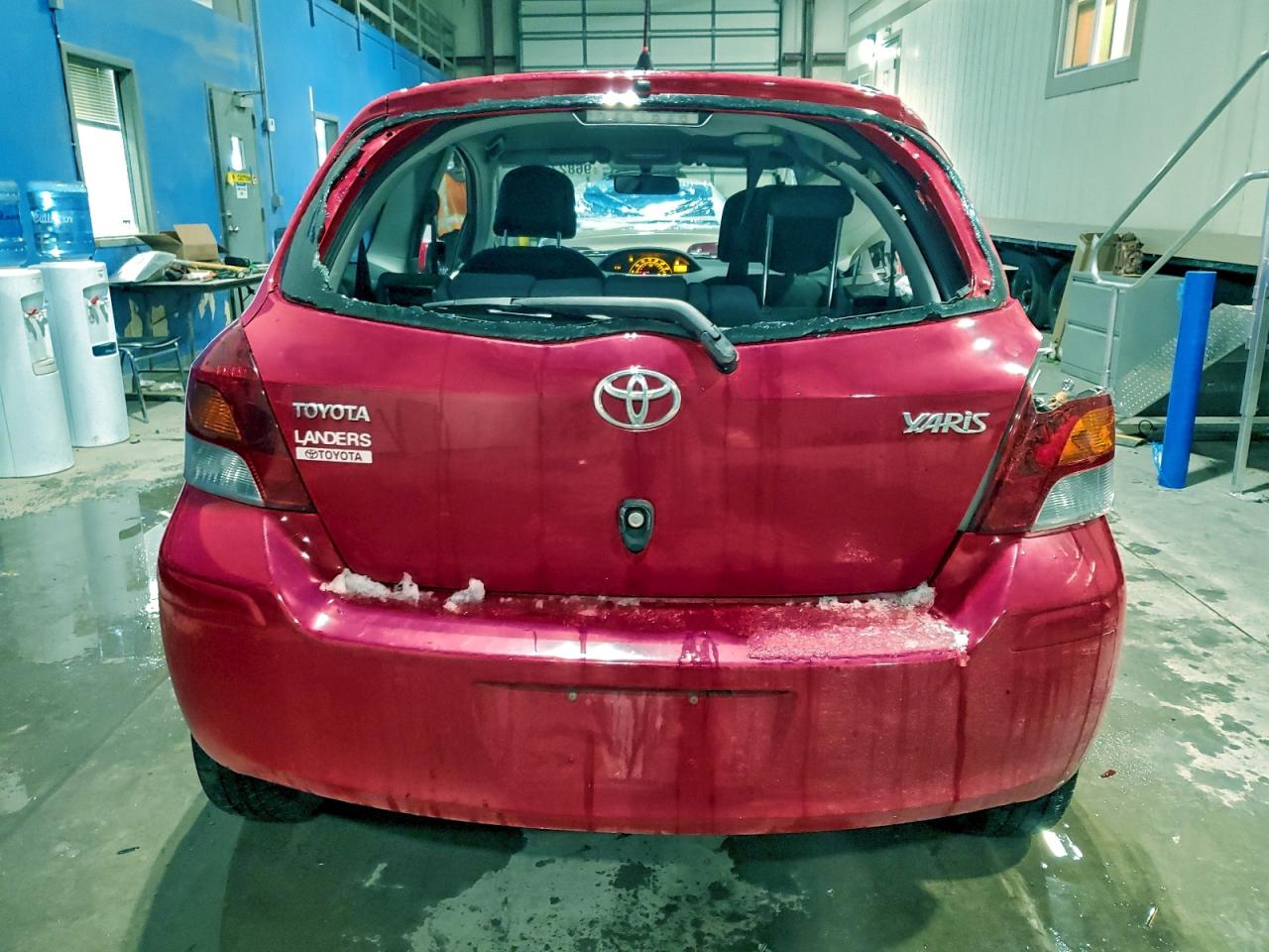 2010 TOYOTA YARIS photo 6