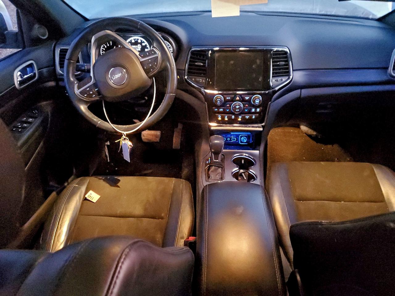 2020 JEEP GRAND CHEROKEE LAREDO photo 8
