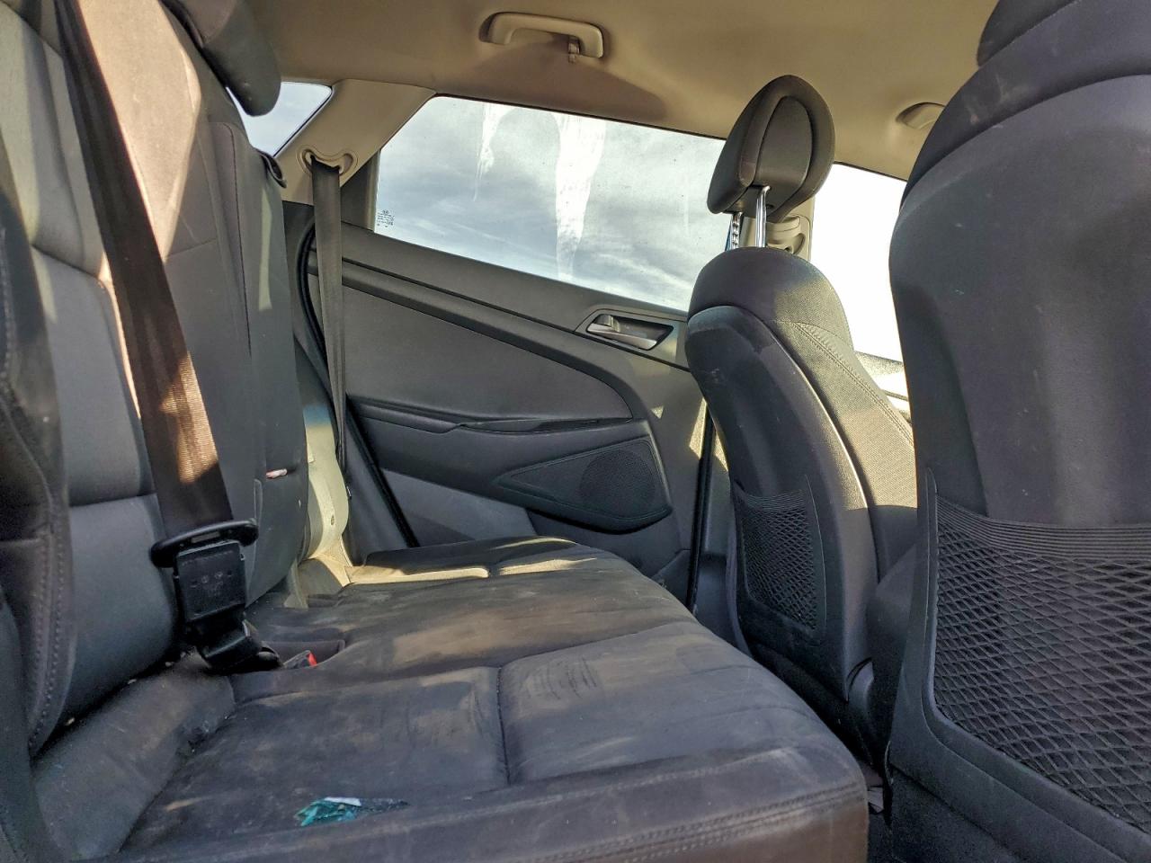 2018 HYUNDAI TUCSON SE photo 11