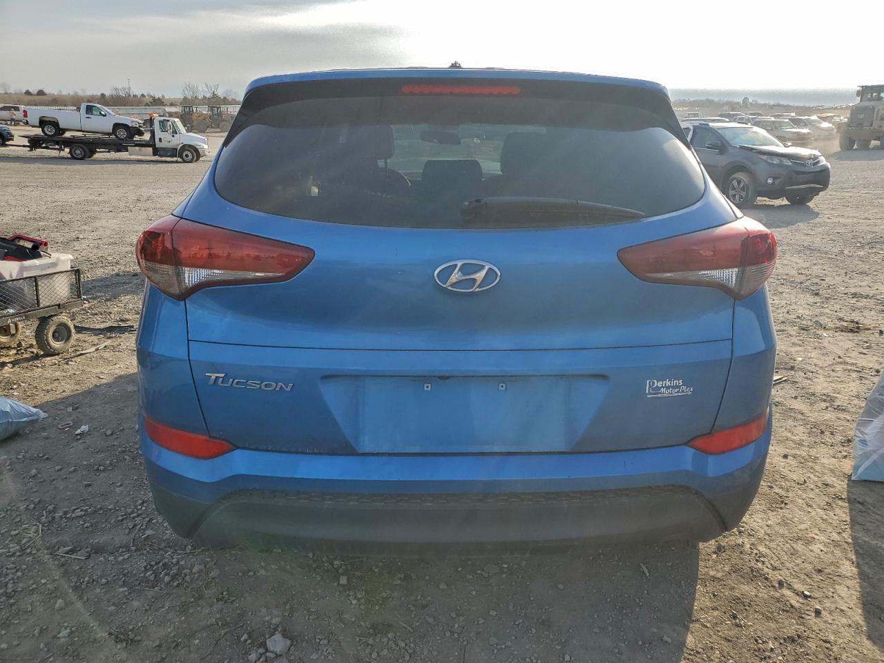 2018 HYUNDAI TUCSON SE photo 6
