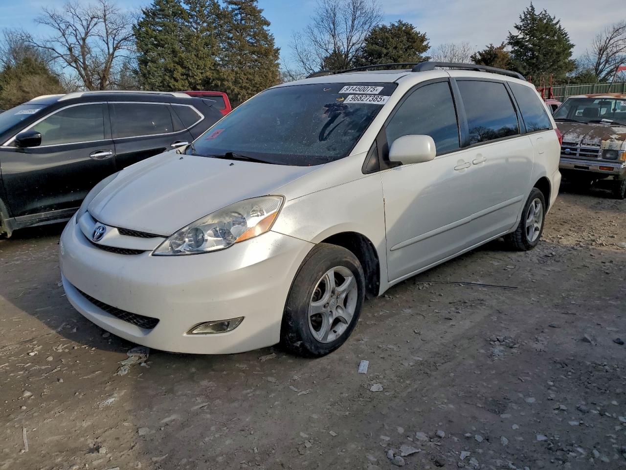 2008 TOYOTA SIENNA