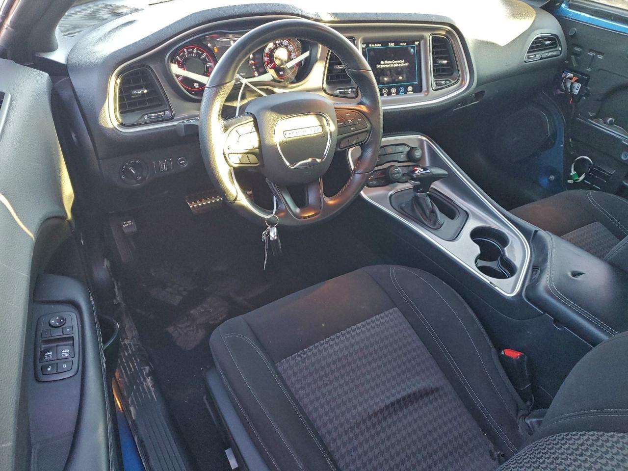 2022 DODGE CHALLENGER SXT photo 8