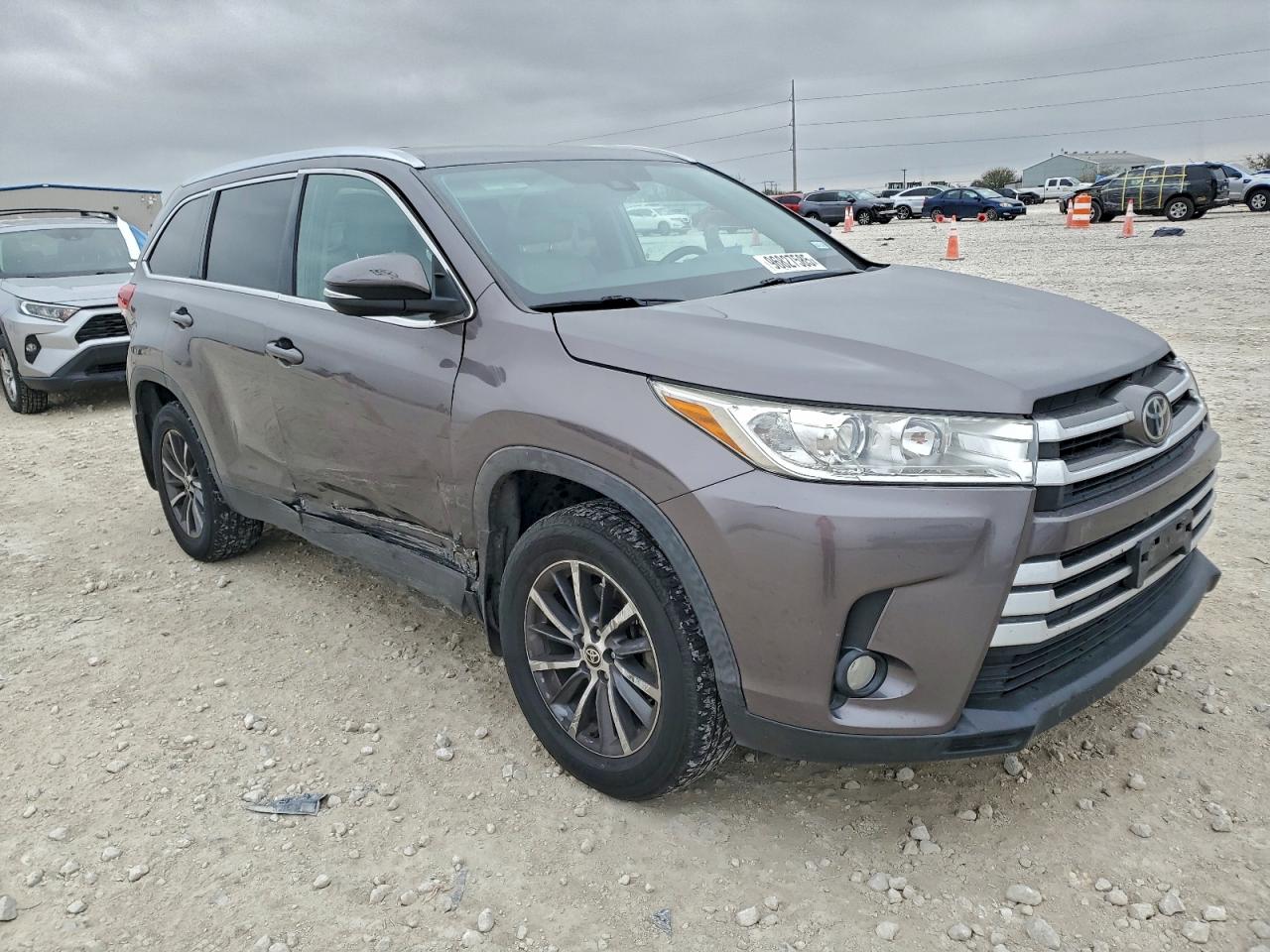 2019 TOYOTA HIGHLANDER SE photo 4