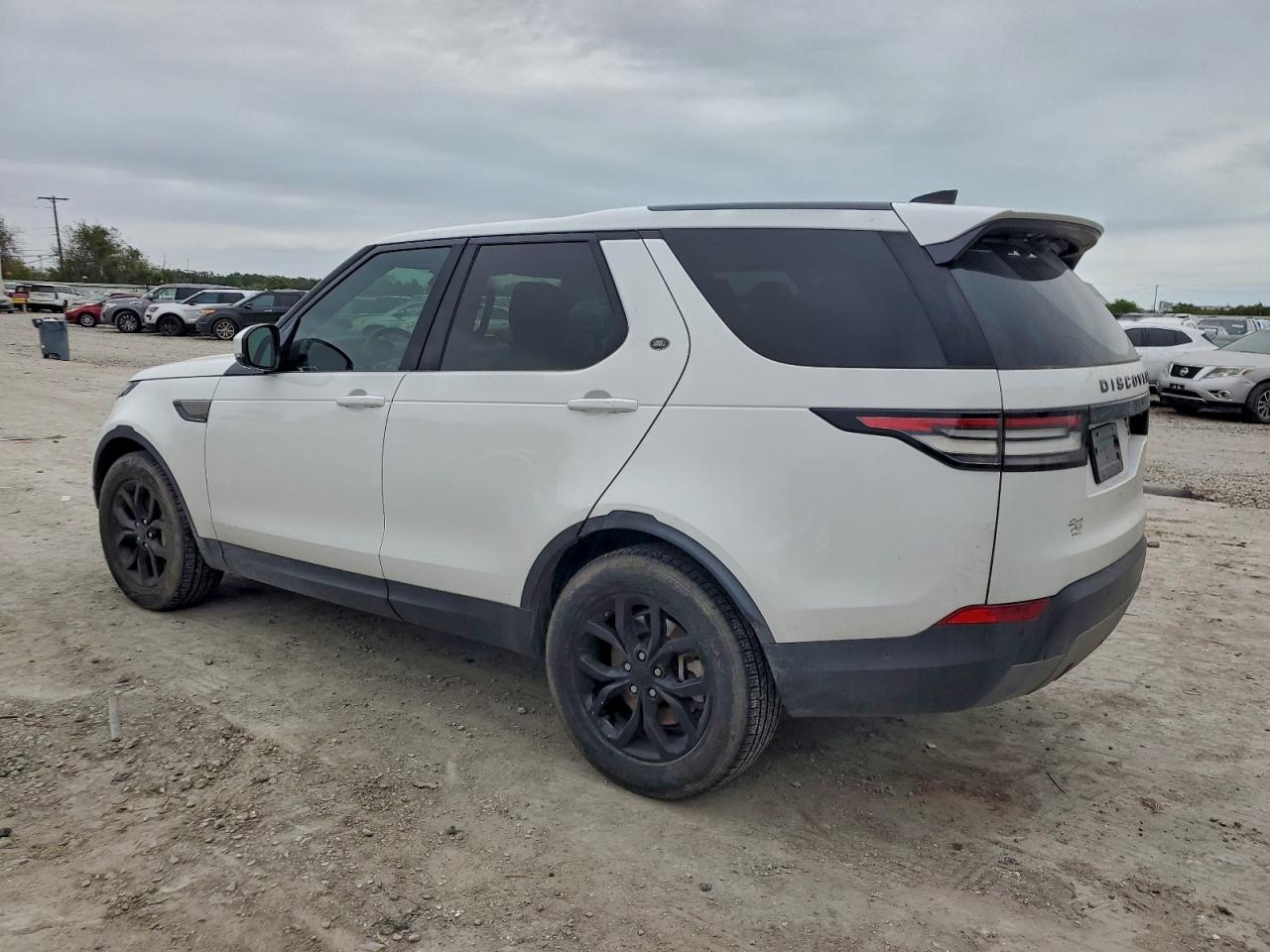 2019 LAND ROVER DISCOVERY SE photo 2