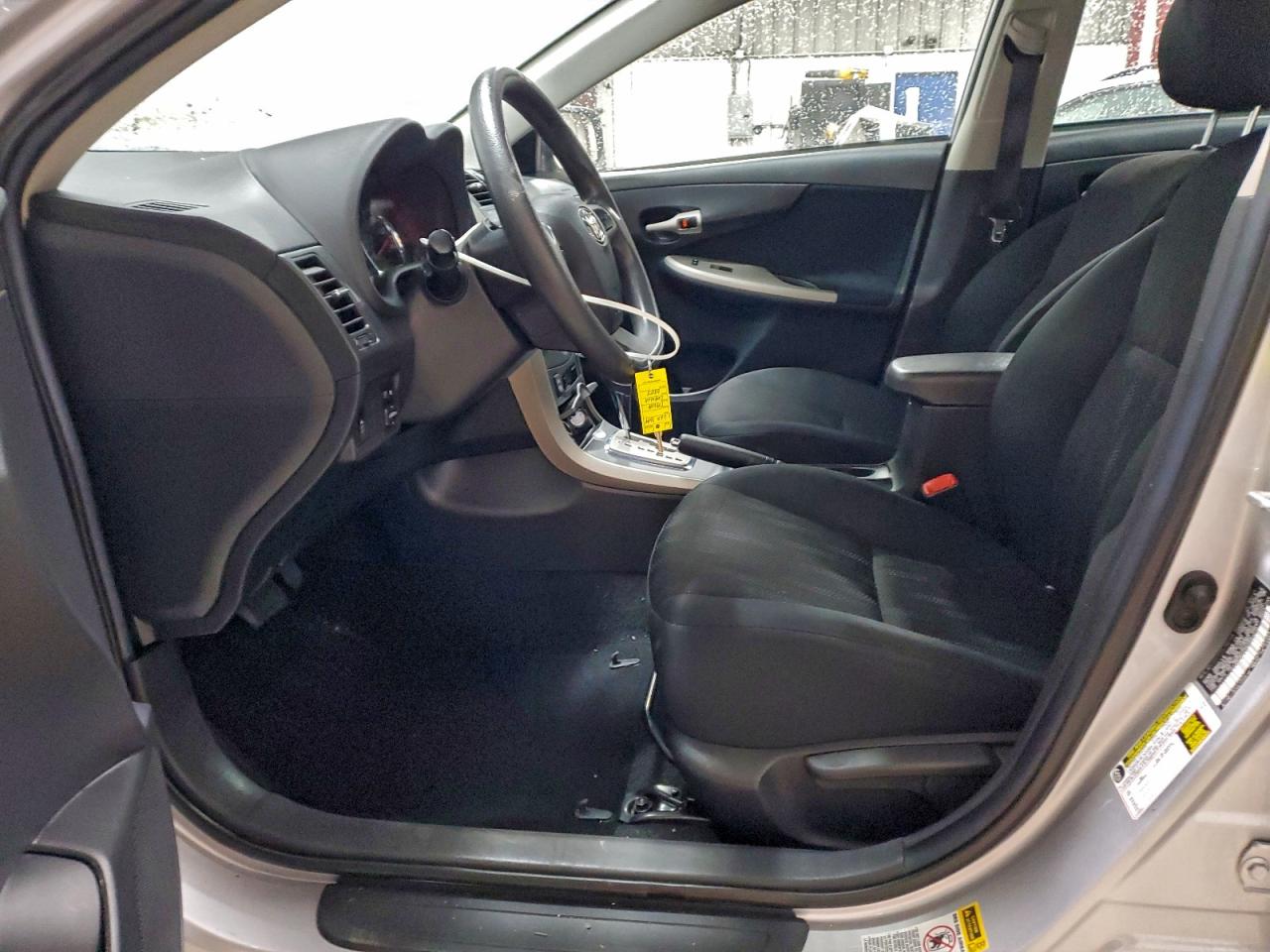 2011 TOYOTA COROLLA BASE photo 7