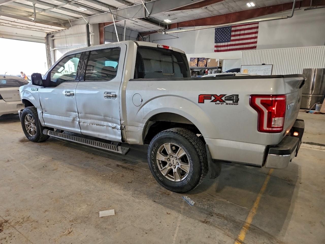 2015 FORD F150 SUPERCREW photo 2