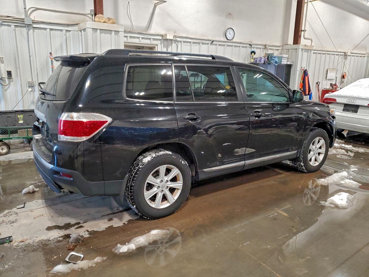2013 TOYOTA HIGHLANDER BASE photo 3