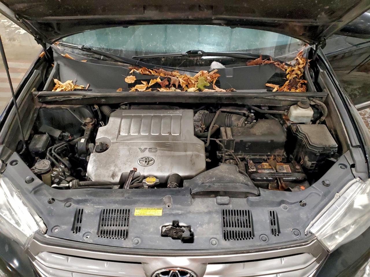2013 TOYOTA HIGHLANDER BASE photo 12