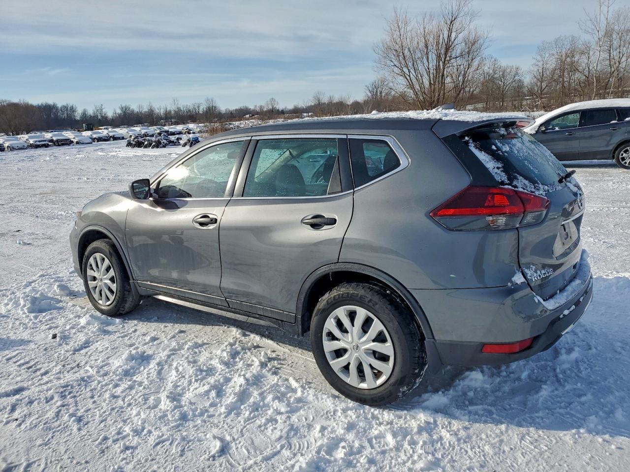 2018 NISSAN ROGUE S photo 2