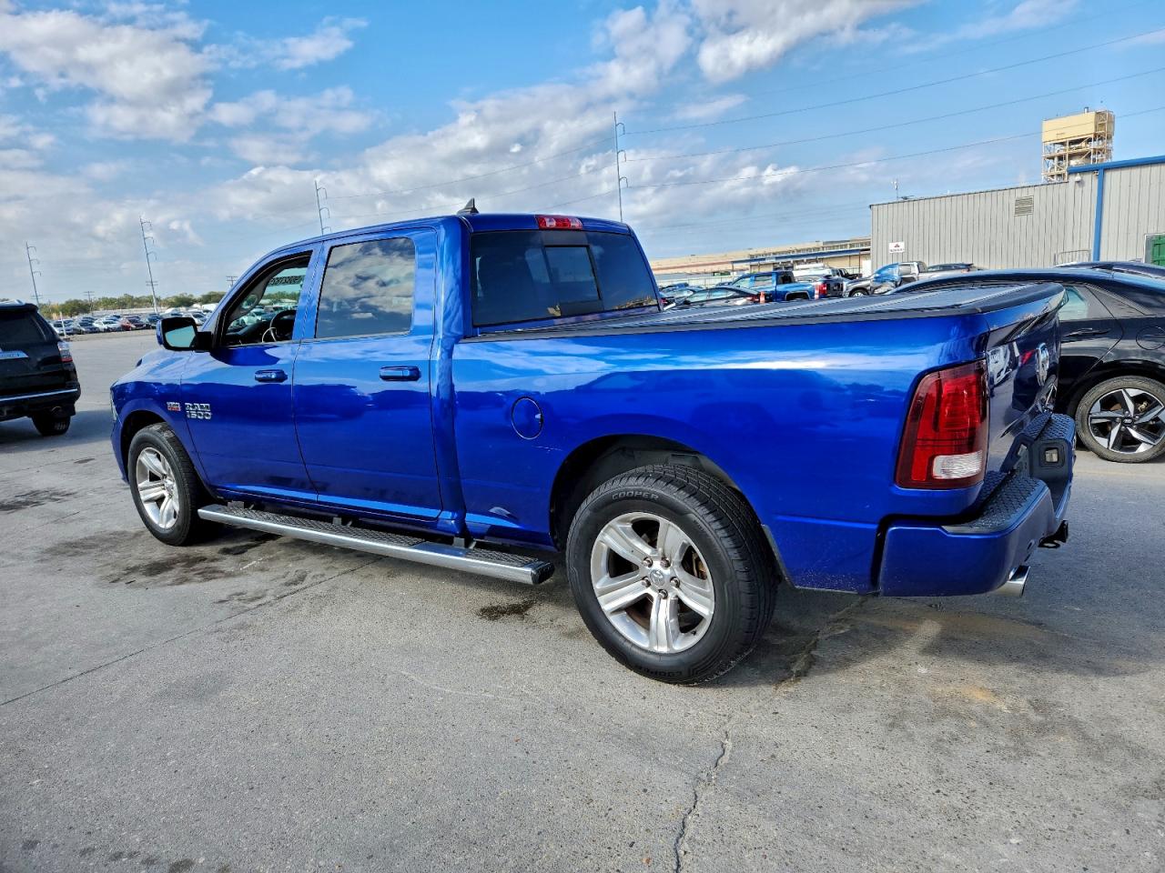 2014 RAM 1500 SPORT photo 2