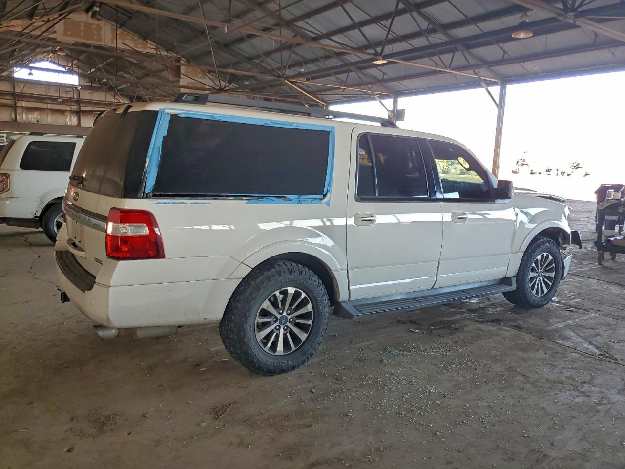 2015 FORD EXPEDITION EL XLT photo 3