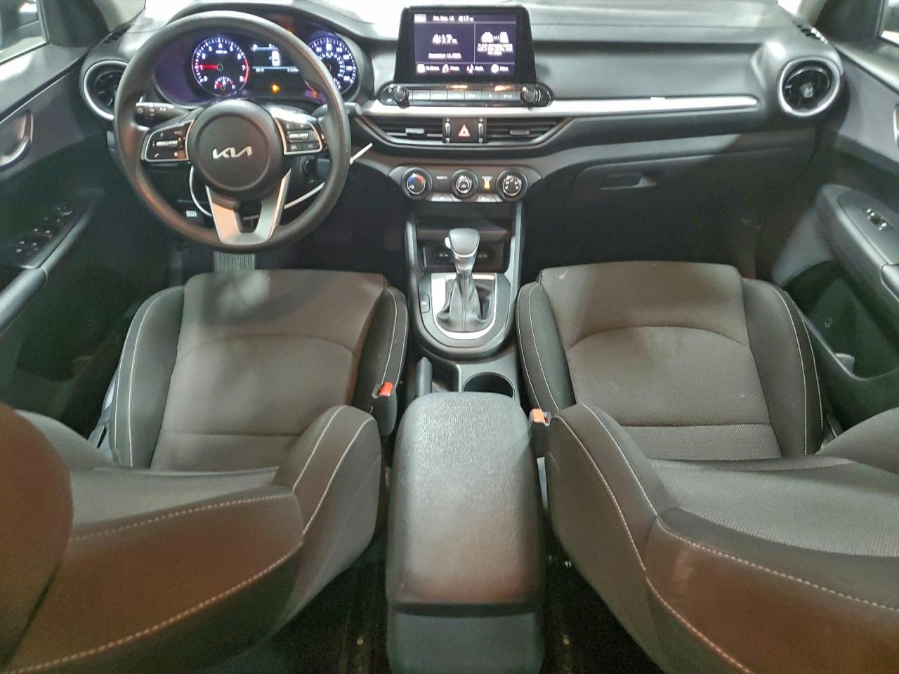 2023 KIA FORTE LX photo 8