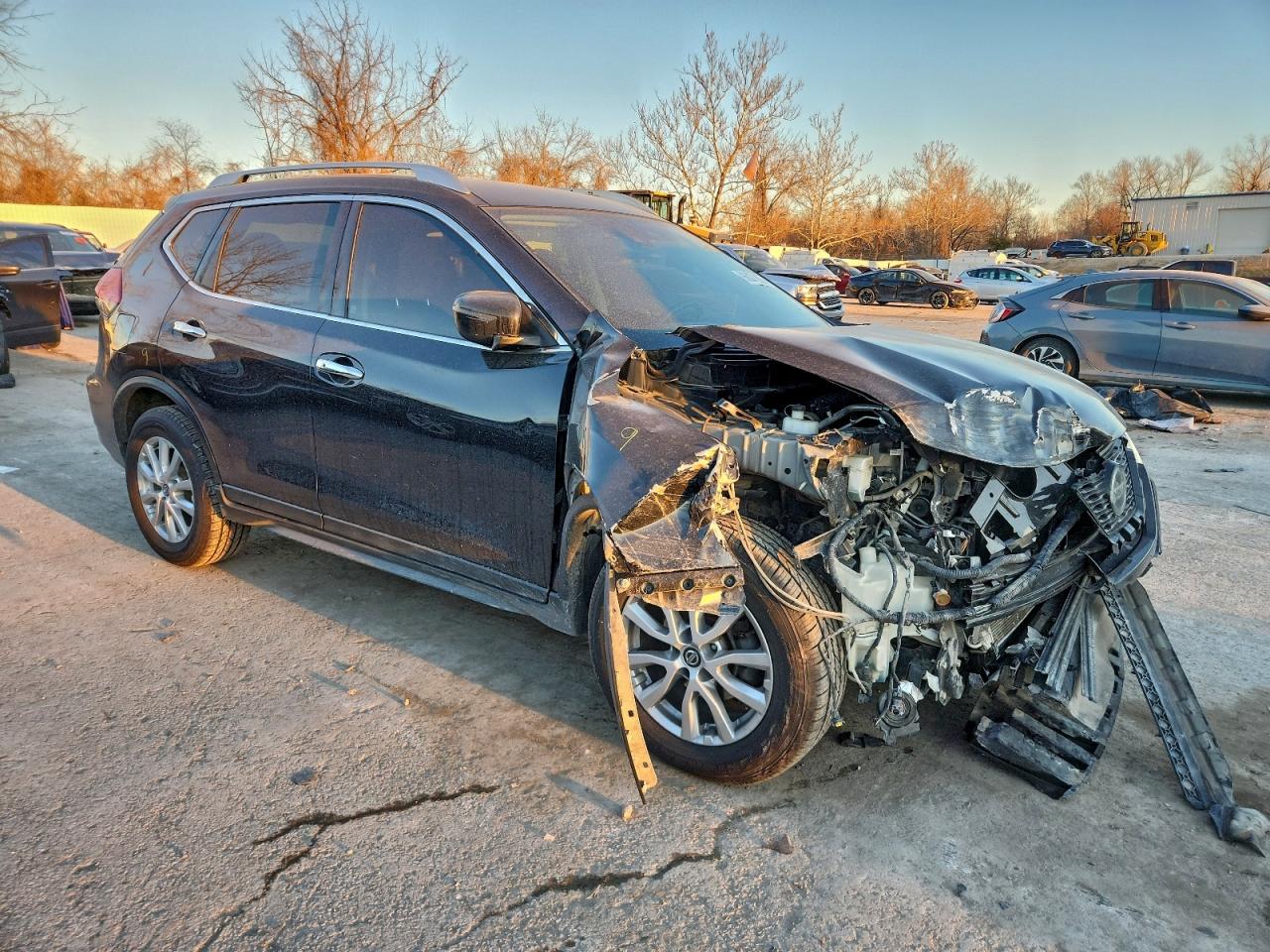 2019 NISSAN ROGUE S photo 4
