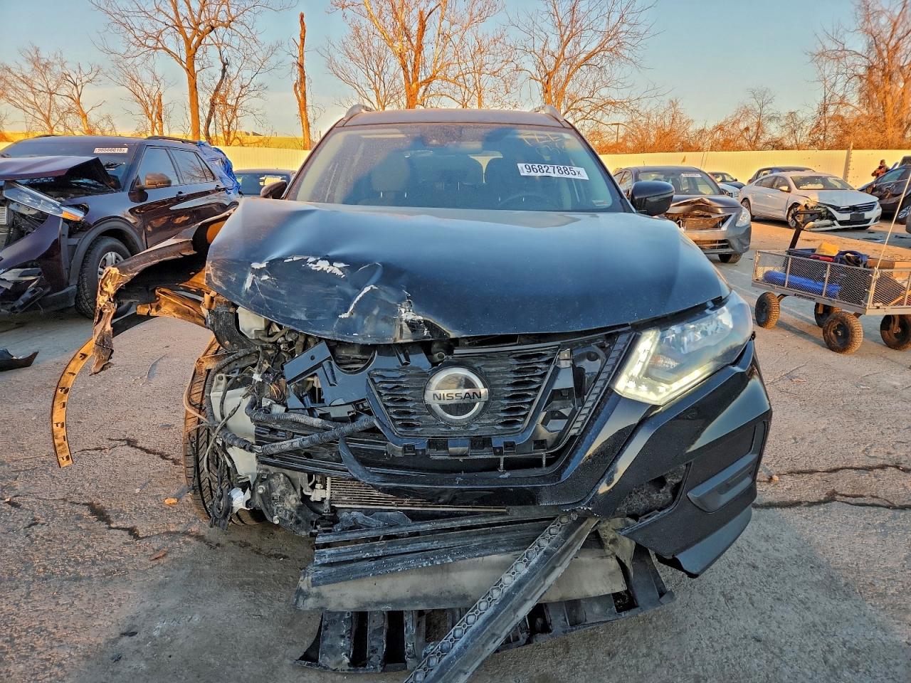 2019 NISSAN ROGUE S photo 5