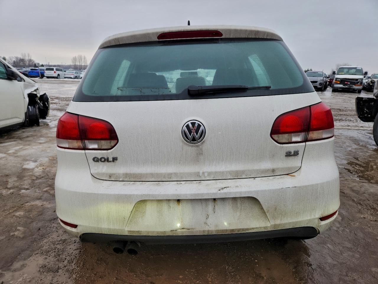 2011 VOLKSWAGEN GOLF photo 6