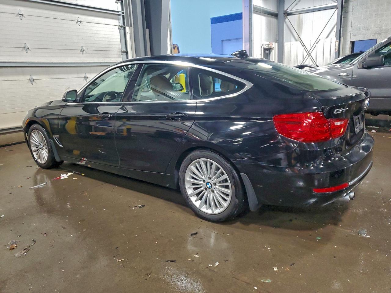 2015 BMW 328 XIGT photo 2